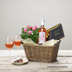 Luxury Rose Wine Gift Basket
